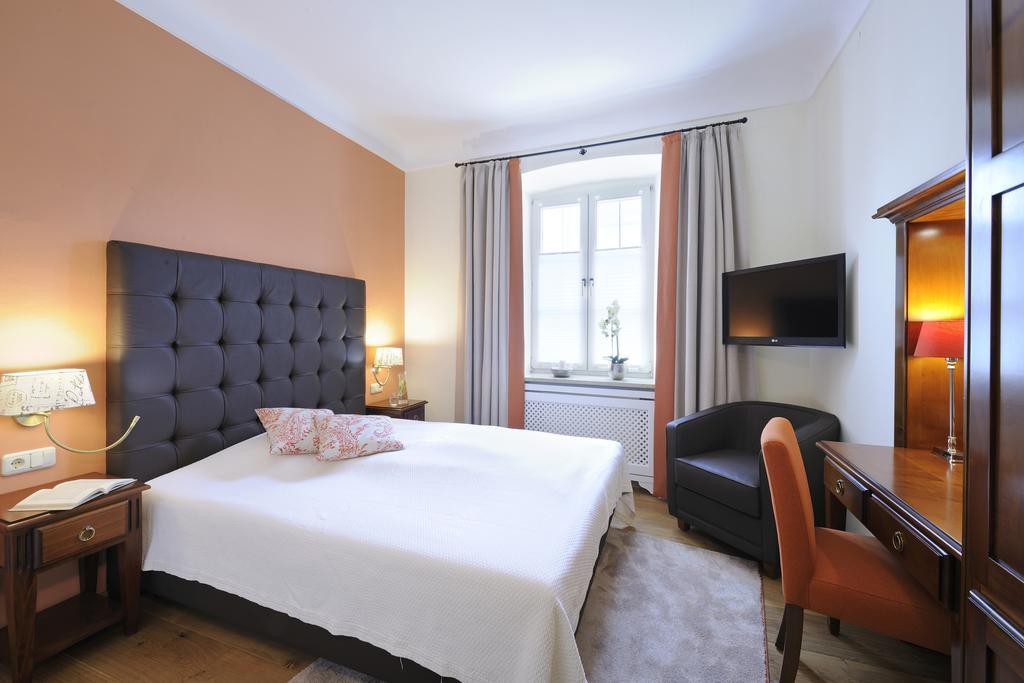 Hotel Gut Ising Chieming Quarto foto