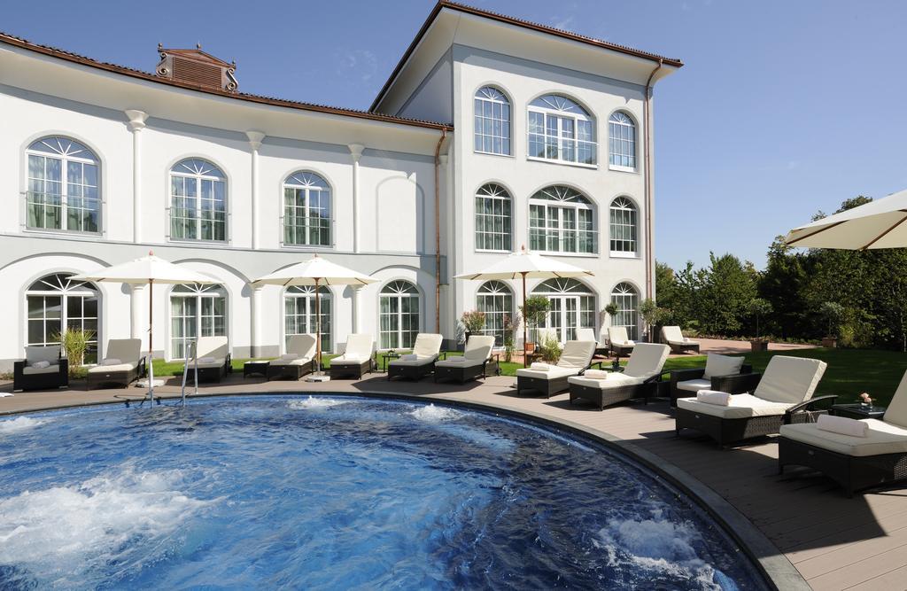 Hotel Gut Ising Chieming Exterior foto